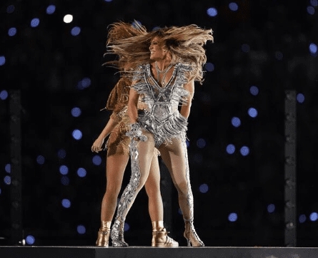 Shakira ve Jennifer Lopez, devre arasına damga vurdu! 6