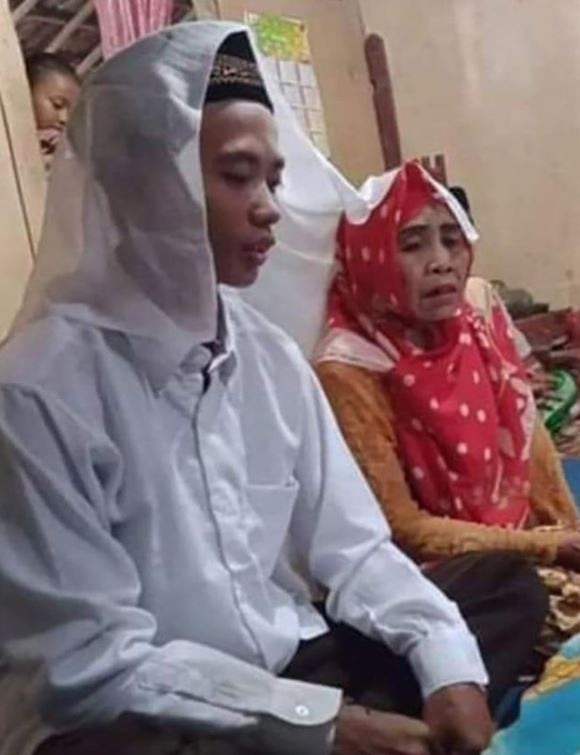 65 yaşındaki kadın evlat edindiği 24 yaşındaki çocukla evlendi 2