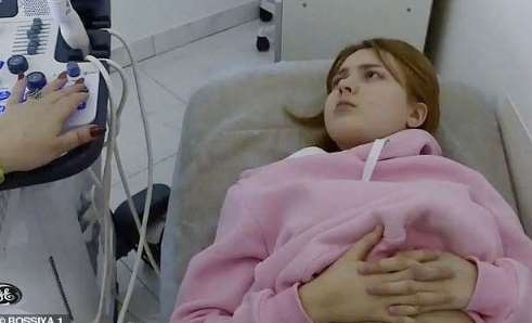 Rusya'da 13 yaşındaki kız 10 yaşındaki çocuktan hamile kaldı! Erken doğu 11
