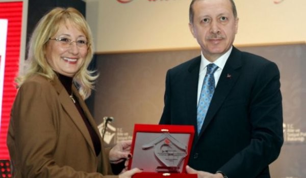 Today's Zaman yazarı bakan oldu