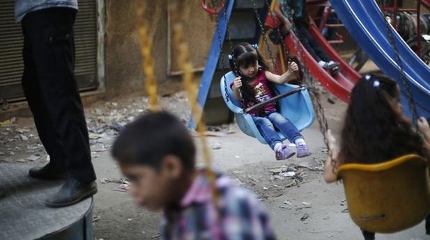 Çocuk parkına füze düştü 20 ölü