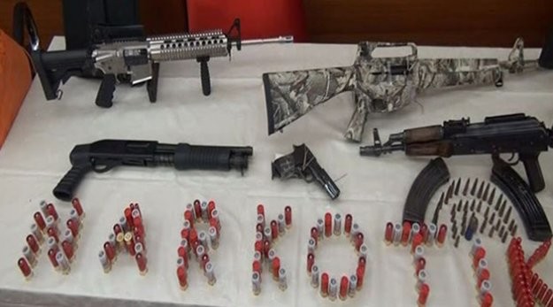 Lüks villadan cephanelik çıktı