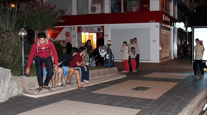 Gece yarısı 5.2'lik deprem
