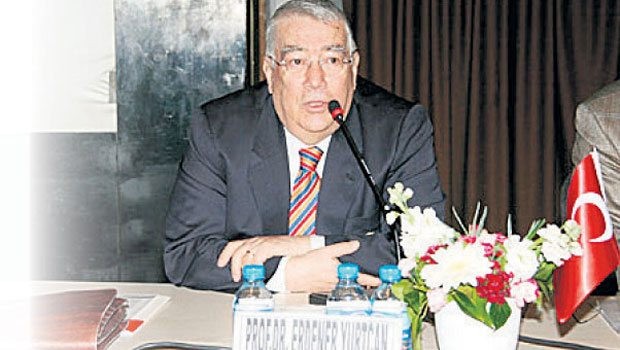 Hukuk Profesörü 4,5 milyon dolar kaptırdı