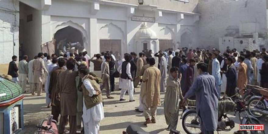 Pakistan'da camiye bombalı saldırı! Onlarca ölü ve yaralı var