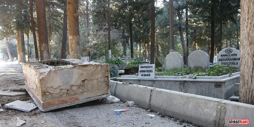 Deprem sonrası mezarlar yola fırladı