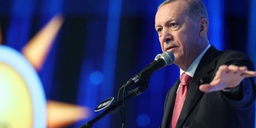 Erdoğan'dan gençlere 'cep telefonu ve bilgisayar' müjdesi