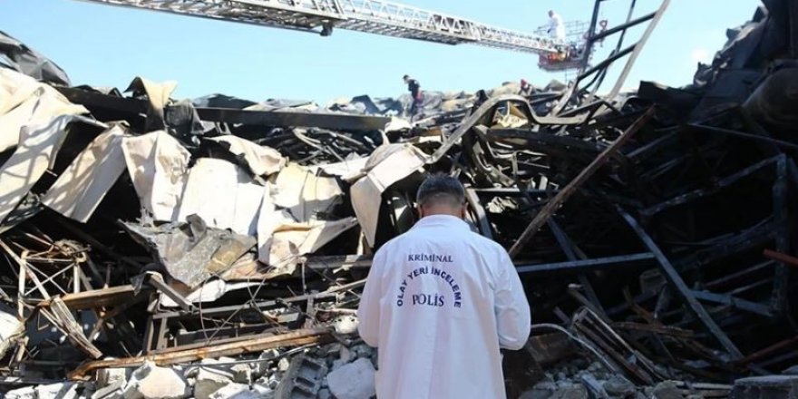 Mersin’de mobilya fabrikasında yangın! 4 kişi hayatını kaybetti