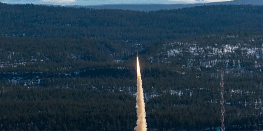 İsveç'in arızalanan araştırma roketi Norveç'e düştü!
