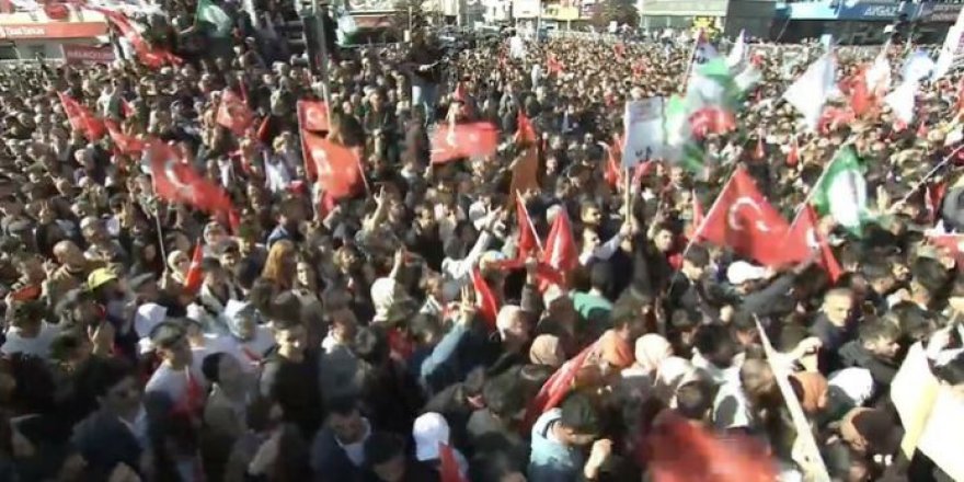 Kılıçdaroğlu'nun Van mitinginde HDP ve CHP bayrakları yan yana