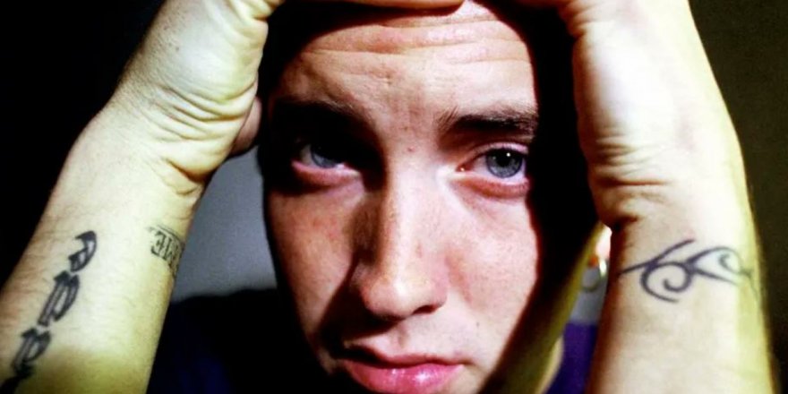İşyerinde Eminem dinlemek 'cinsel taciz' sayılacak