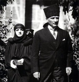 'Beni iki kadın çok sevdi; biri ben olduğum için, öteki mevkiim için'