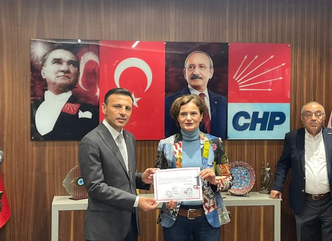 CHP’de değişimci başkan mazbatasını aldı!