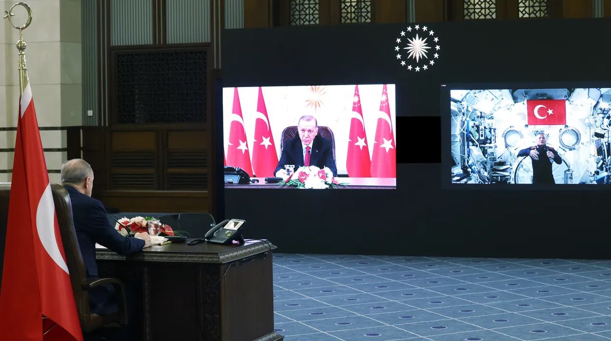 Erdoğan, ilk Türk astronot Gezeravcı ile görüştü