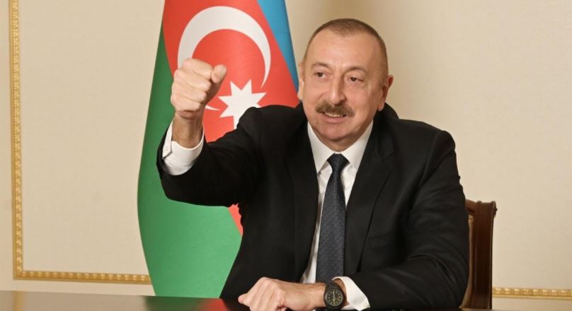 Azerbaycan'da hükümet istifa etti