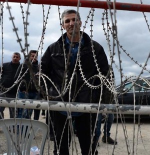 Dündar'dan Şener'e... 'Keşke dizi çekmeye gelseydin. Kolay olurdu'