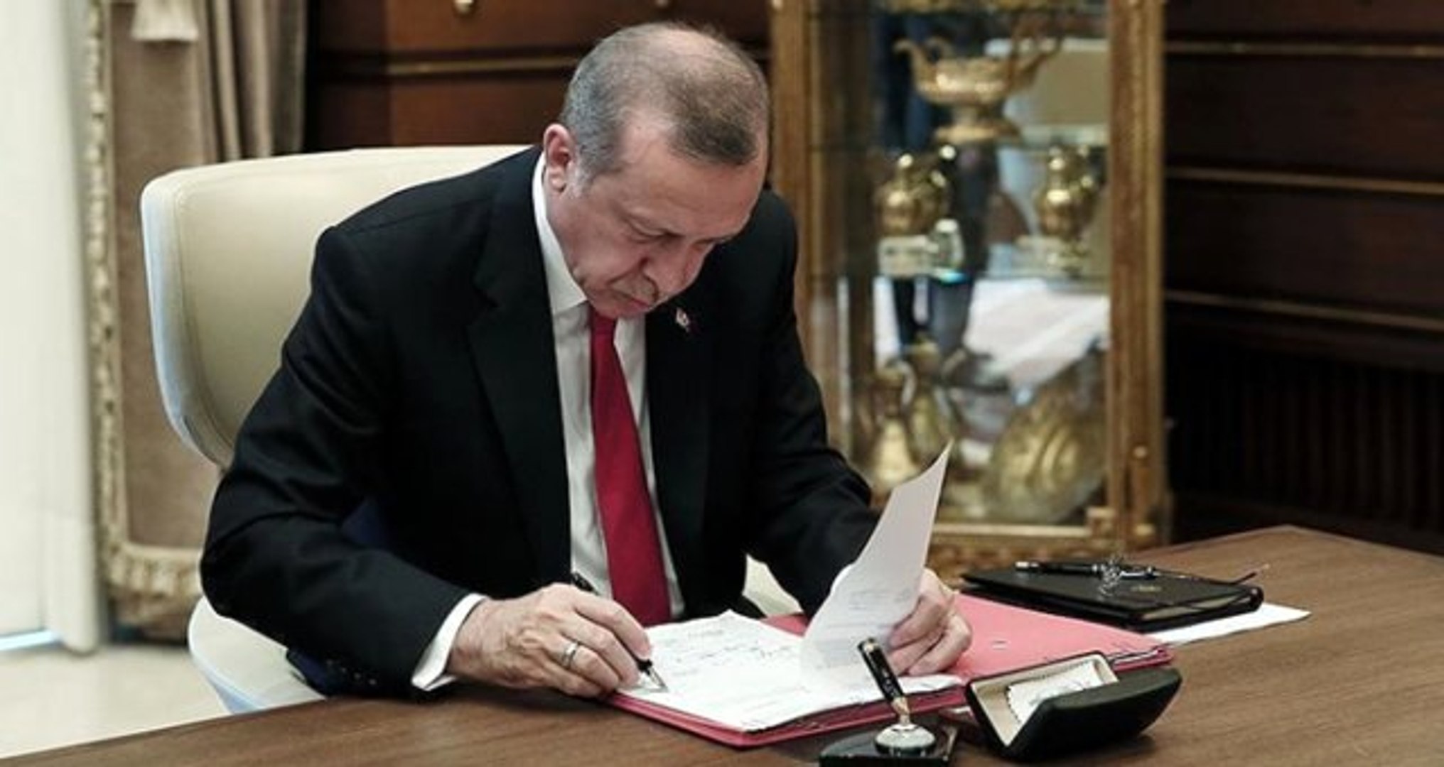 Erdoğan imzaladı! O şart geri geliyor…