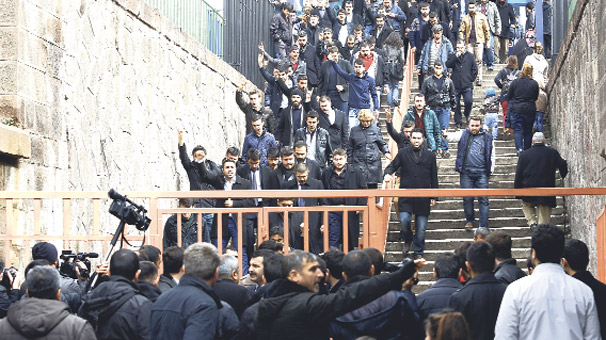 Ankara Üniversitesi rektörlüğü işgal edildi