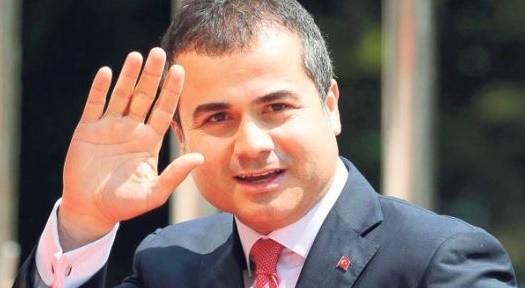 AKP'li Eski Bakan'da Arınç'a destek çıktı