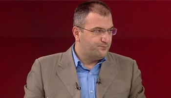 Cem Küçük, Arınç'la Dalga Geçti
