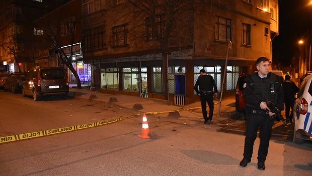 İstanbul'da Kahvehane tarandı yaralılar var