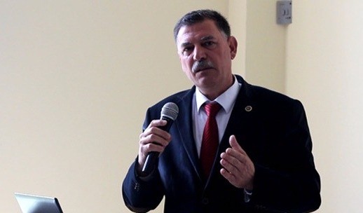 CHP'li belediye başkanı AKP'ye geçti