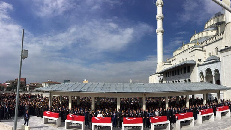 Sekiz şehide Kocatepe'den veda