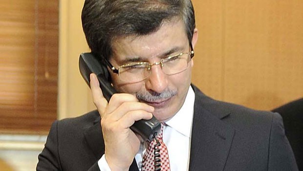 Davutoğlu'ndan Gül'e sürpriz telefon