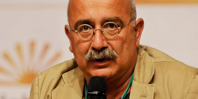 Nişanyan Gardiyana rüşvet verirken yakalandı