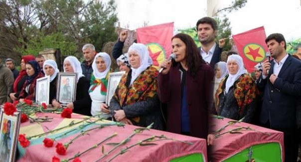 2 HDP'li vekil, PKK'lının cenazesine katıldı
