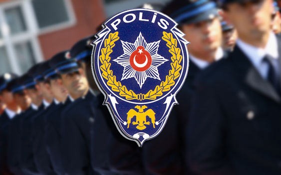 İstanbul'da İki Polis Evlerinde Ölü Bulundu
