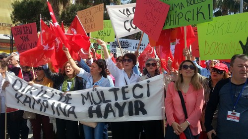Dikili'de Mülteci Kampı İsyanı: Gelmesinler