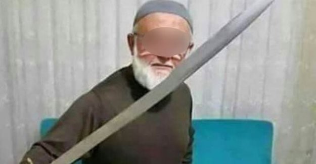 Dedesini satılık ilanına koydu