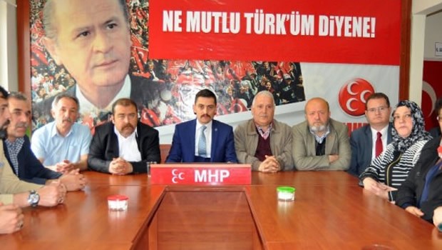 MHP'de toplu kurultay istifası