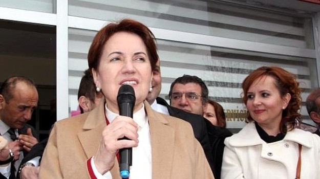Ülkücüler, muhaliflerin kaldığı oteli bastı