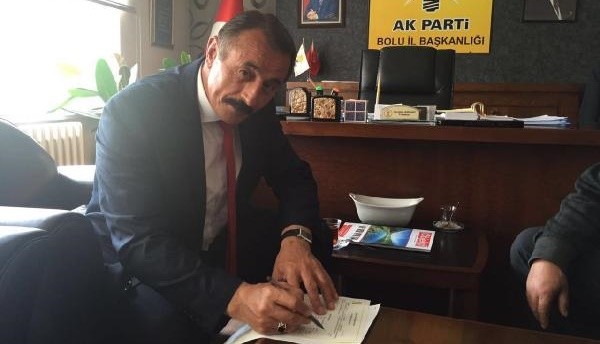 MHP'li belediye başkanı AKP'ye geçti!
