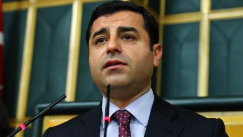 Davutoğlu'na öyle bir benzetme yaptı ki..