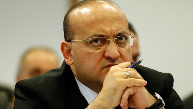 Yalçın Akdoğan'ında işi bitti, Hadi Güle Güle