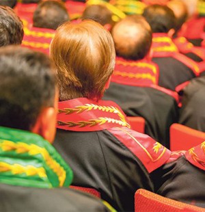 'Parası olmayan çocuğunu göremiyor, bu trajediye son verin'