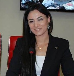 Türkiye güzeli eski manken AKP il başkanı oldu