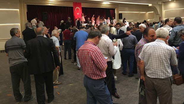 Akşener'in bayramlaşma yaptığı otelde olay çıktı