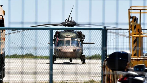 Darbeci askerler  Yunanistan'a kaçtı