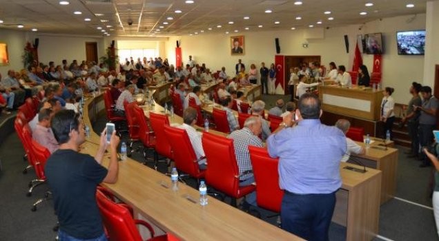 AKP'li üyelerden 15 Temmuz adına itiraz