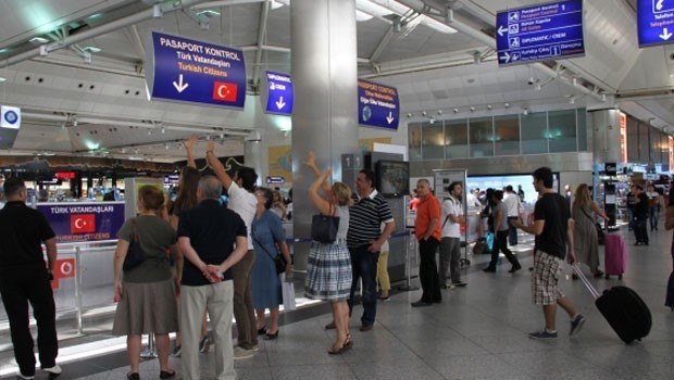 58 kişi Atatürk Havalimanı'nda yakalandı