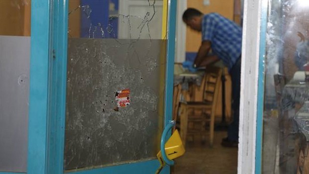 Kahvehaneye silahlı saldırı; 5 yaralı