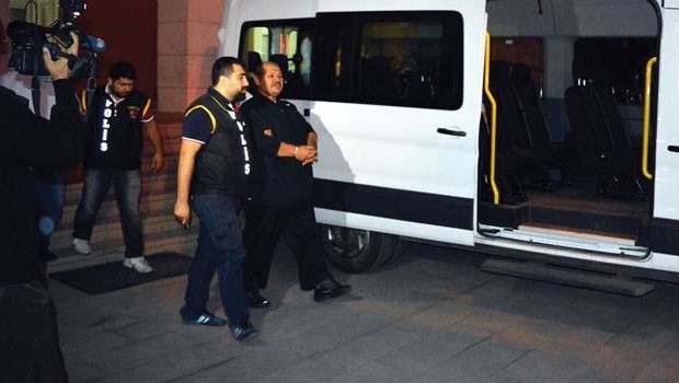 Gülen'in yeğeninin kocası ve 4 kişi tutuklandı