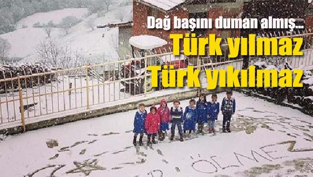 Göktuğ öğretmen ve öğrencileri Karadeniz'in zirvesinde Türk Milleti'ne ışık oldu
