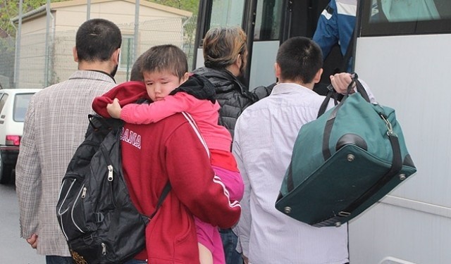 35 Uygur Türkü Türkiye'de