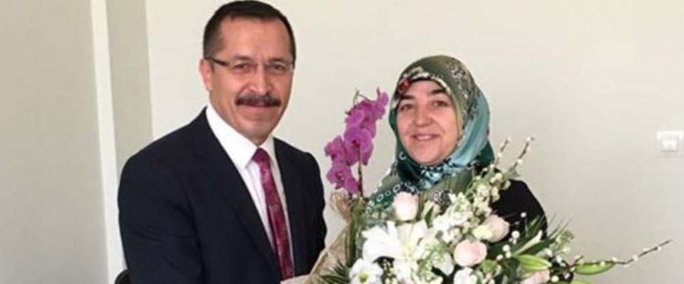 Rektör faturayı personele kesti!