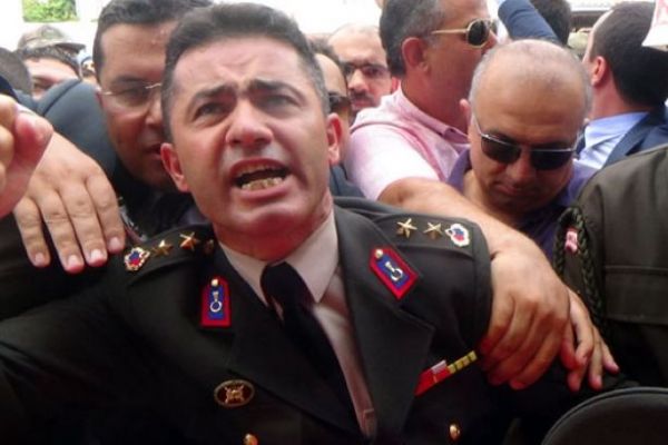 Yarbay Alkan'dan Bahçeli'ye sert tepki: Saray çalışanı